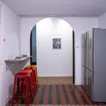 Rent a room of 206 m² in valencia