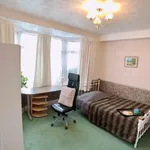 Rent 5 bedroom apartment in Southampton