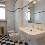 Rent 2 bedroom apartment of 100 m² in Florence