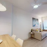 Rent 3 bedroom apartment of 1055 m² in Alicante