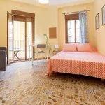 Rent 5 bedroom apartment in Valencia