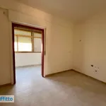 Affitto 5 camera appartamento di 109 m² in Palermo