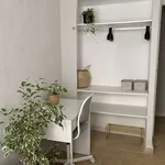 Rent a room of 120 m² in alicante