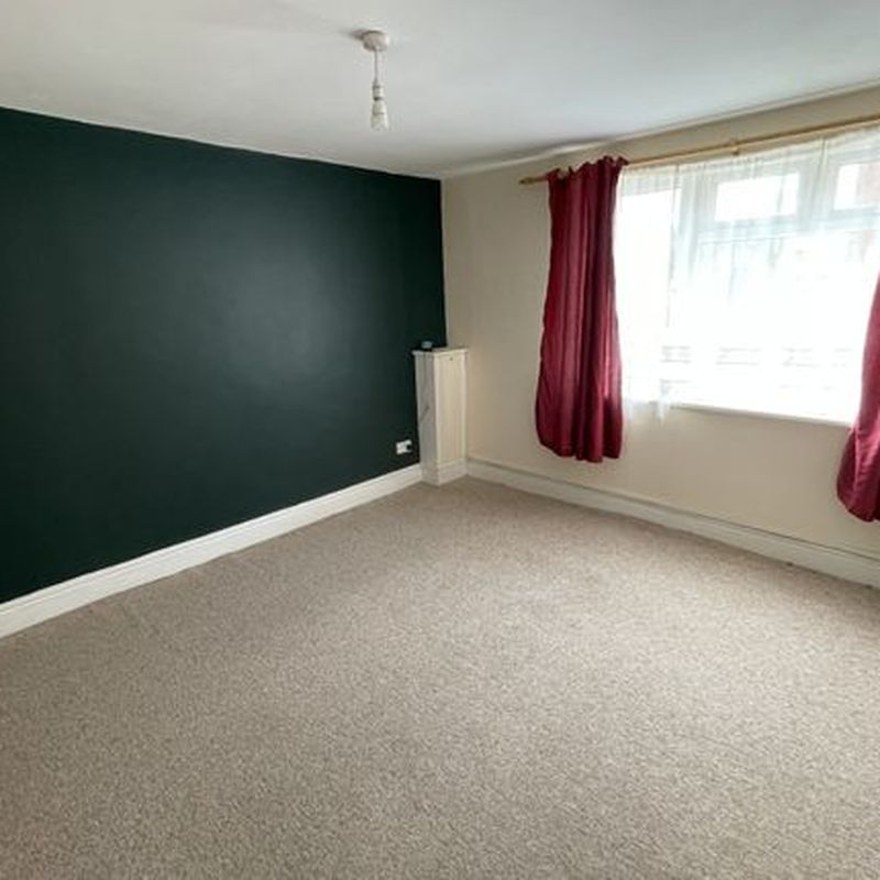 Flat to rent in Dunton Street, South Wigston LE18