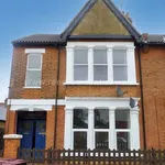 Flat to rent in Cranley Ave, Westcliff On Sea SS0