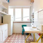 Rent a room of 60 m² in lisbon