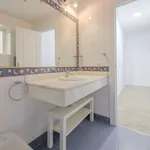 Rent a room of 200 m² in madrid