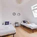 Appartement de 1180 m² avec 3 chambre(s) en location à Paris