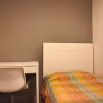 Rent 5 bedroom apartment in Madrid