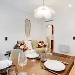 Rent 1 bedroom apartment of 463 m² in Paris