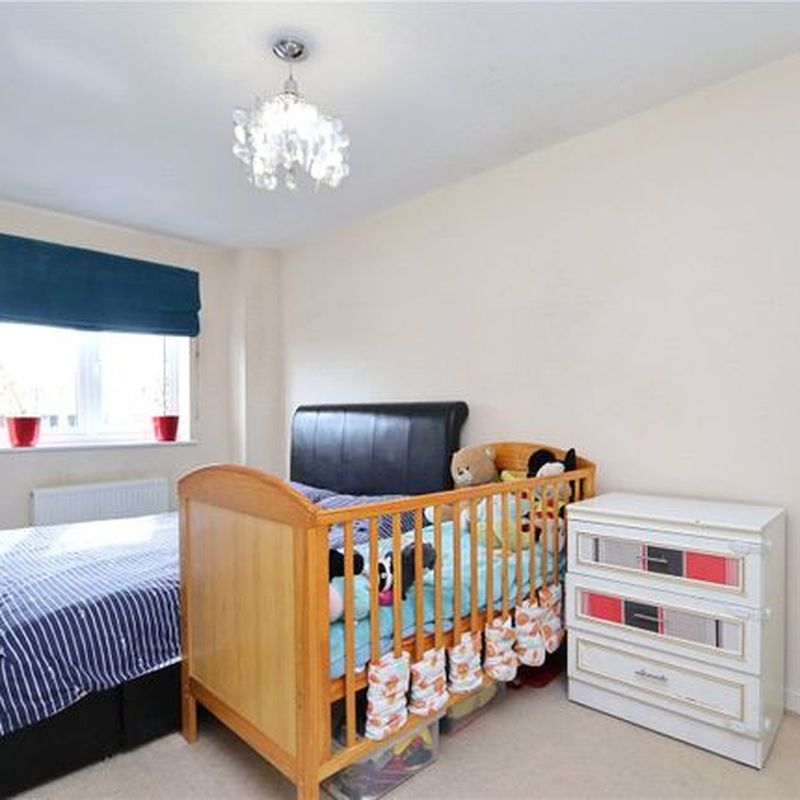 End terrace house to rent in Stratford Road, Wolverton, Milton Keynes, Buckinghamshire MK12