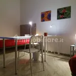 Affitto 3 camera appartamento di 120 m² in Caltanissetta