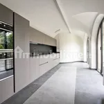 Rent 5 bedroom house of 453 m² in Rome