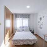 Rent a room of 80 m² in valencia