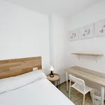 Rent 4 bedroom apartment in Granada