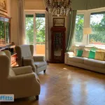 Rent 5 bedroom apartment of 140 m² in Rome