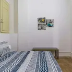 Rent a room of 250 m² in Valencia