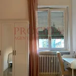 Rent 3 bedroom apartment of 90 m² in Milano