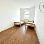 Pronajměte si 3 ložnic/e byt o rozloze 98 m² v České Budějovice