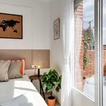 Rent a room of 220 m² in barcelona