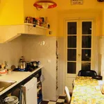 Rent a room of 70 m² in lisbon