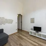 Rent 1 bedroom apartment of 65 m² in Florence