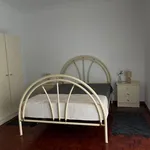 Rent a room of 120 m² in Vila Nova de Gaia