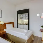 Miete 2 Schlafzimmer wohnung von 517 m² in Berlin