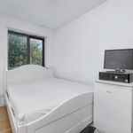 Rent 2 bedroom flat in London