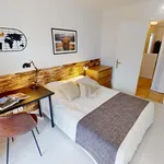 Rent a room of 83 m² in Nanterre