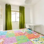 Rent a room of 130 m² in granada