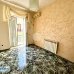 Affitto 2 camera appartamento di 75 m² in Naples