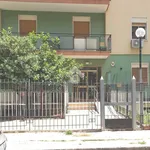 Affitto 4 camera appartamento di 120 m² in Palermo