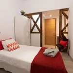 Rent a room of 120 m² in lisbon