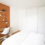 Rent 4 bedroom apartment in Paris