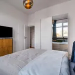 Miete 5 Schlafzimmer wohnung von 16 m² in Frankfurt