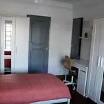 Rent a room in Parede