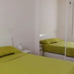 Rent 4 bedroom apartment in Milan