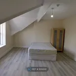 Rent 4 bedroom flat in Wales