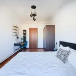 Rent a room of 180 m² in Lisboa