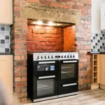 Rent 4 bedroom house in Leeds