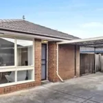 Rent 2 bedroom apartment in Bentleigh East