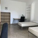 Rent a room of 70 m² in milan