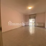 Affitto 4 camera appartamento di 90 m² in Catania