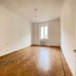 Rent 4 bedroom apartment of 220 m² in Milano