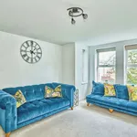 Rent 2 bedroom apartment of 645 m² in Croydon