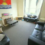 Rent 3 bedroom flat in Yorkshire And The Humber