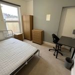 Rent 4 bedroom flat in Wales