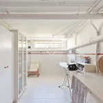 Alquilo 4 dormitorio casa de 239 m² en Barcelona