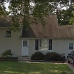 Rent 4 bedroom apartment in East Islip